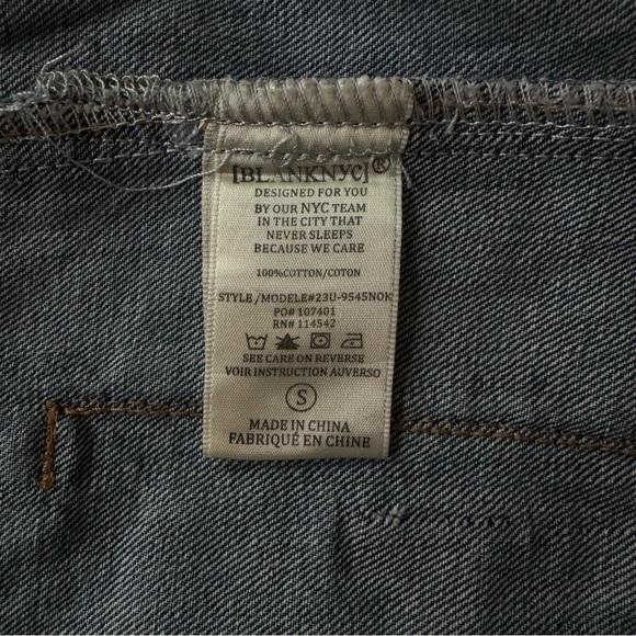 Blank NYC light/medium blue denim jacket in size small. - Picture 6 of 6